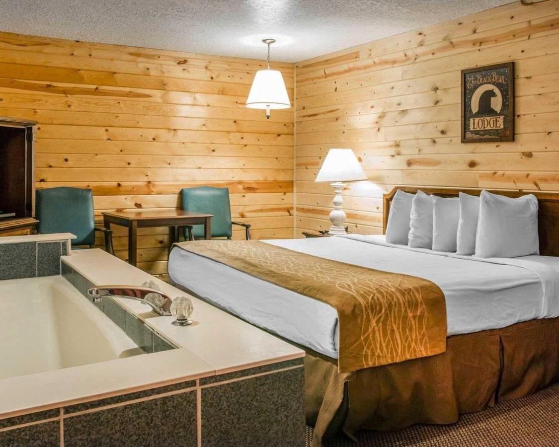 Cabins Of Mackinac & Lodge Маккино Сити Экстерьер фото